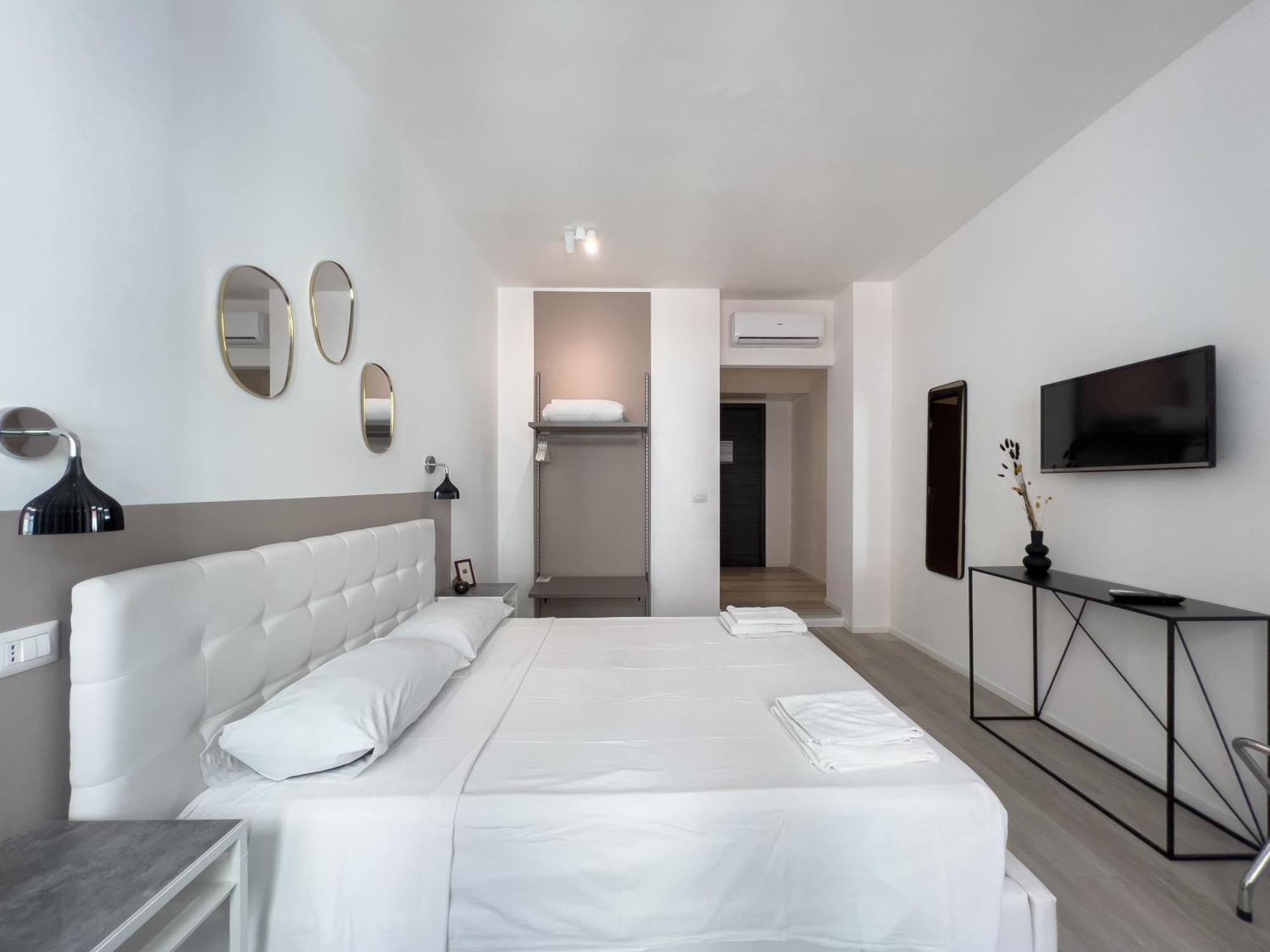 B&B Boutique Four Rooms Bari Exterior photo
